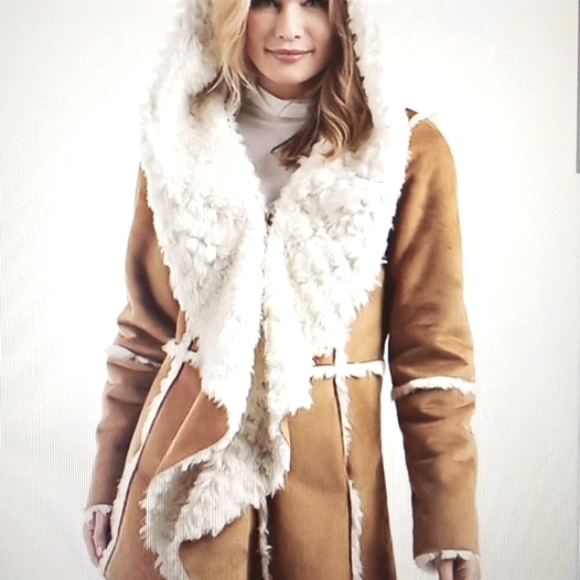 🔹️Donna Salyers - Picture 3 of 15